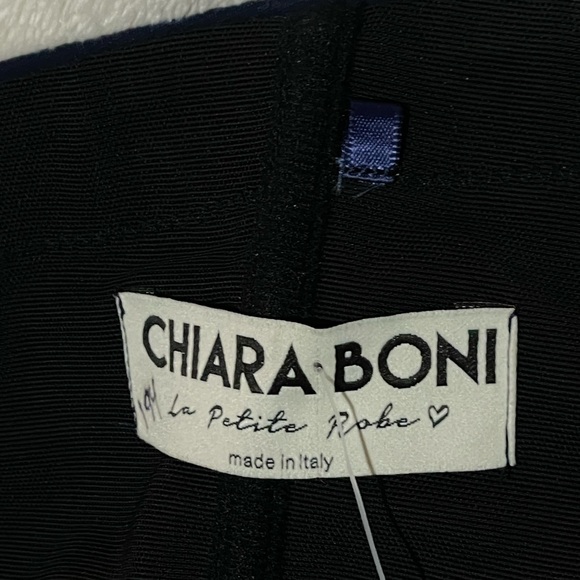 Chiara Boni La Petite Robe
Grenawa Gown - Picture 7 of 13